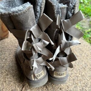 Uggs authentic — size 6 women’s